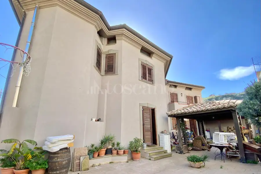 Villa in vendita di 431 mq a €510.000 (rif. 8/2026)