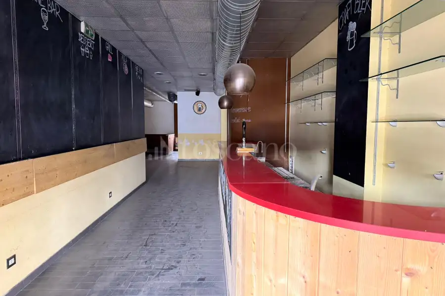 Negozio in vendita di 230 mq a €495.000 (rif. 6/2026)