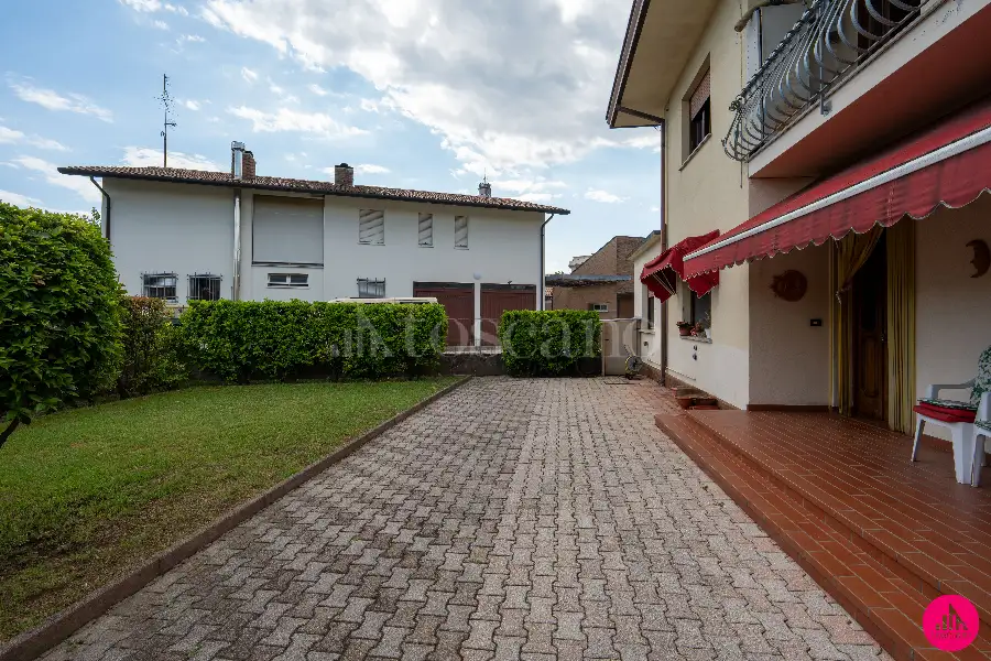 Villa Bifamiliare in vendita di 150 mq a €210.000 (rif. 120/2026)