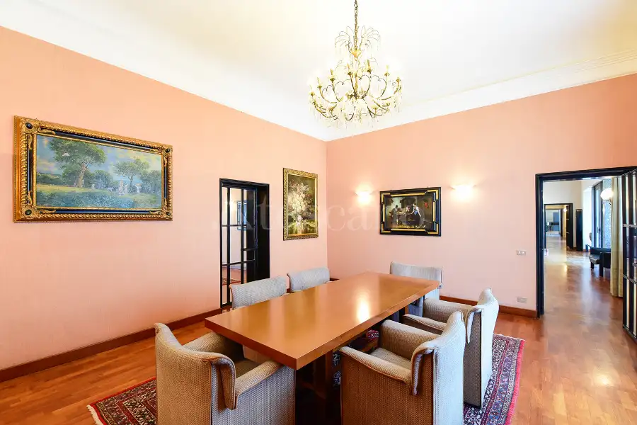 Albergo in vendita di 2.300 mq a €4.500.000 (rif. 39/2026)