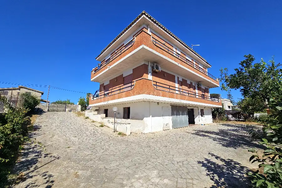Villa in vendita di 400 mq a €429.000 (rif. 89/2026)