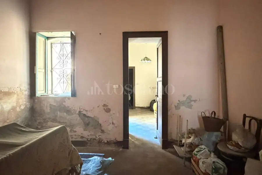 Palazzo in vendita di 263 mq a €248.000 (rif. 118/2026)