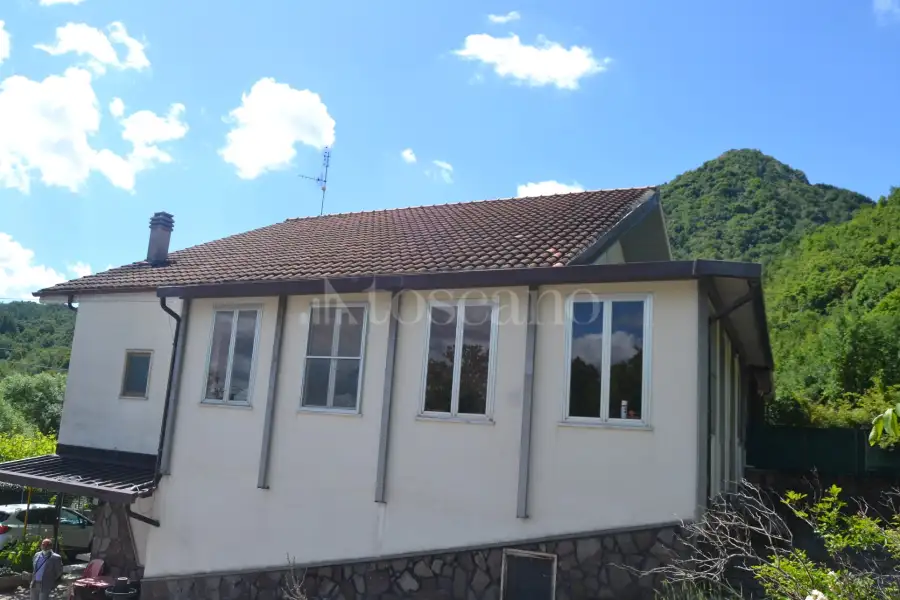 Villa Bifamiliare in vendita di 150 mq a €150.000 (rif. 14/2025)