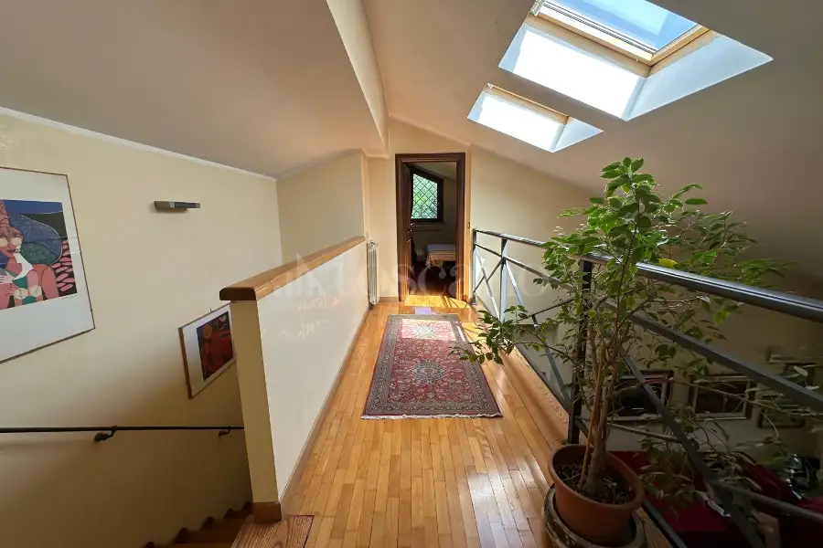 Villa in vendita di 280 mq a €420.000 (rif. 8/2026)