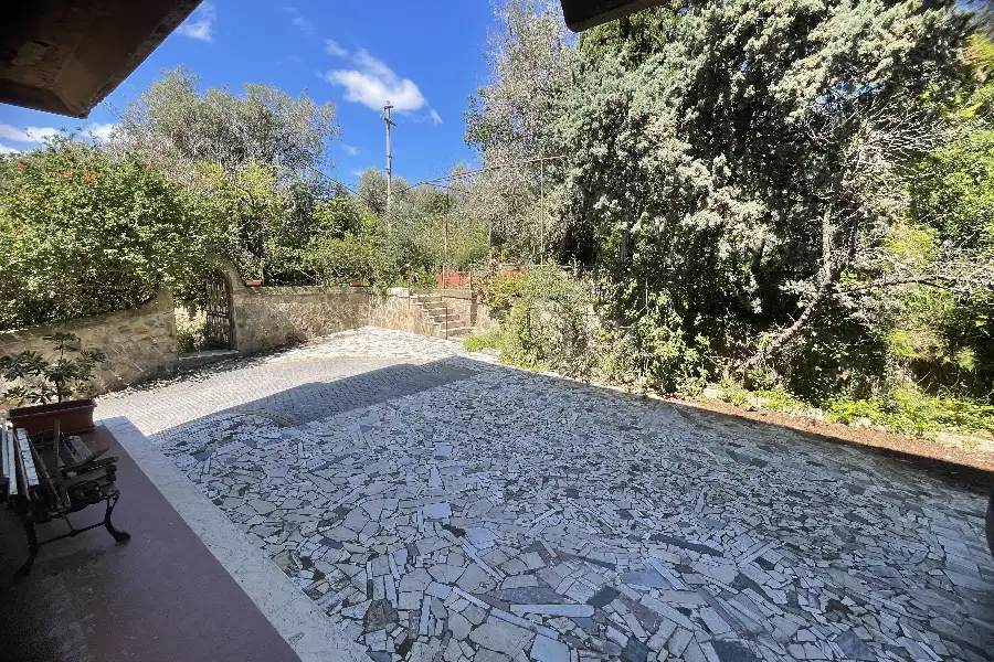 Villa Bifamiliare in vendita di 196 mq a €340.000 (rif. 6/2025)