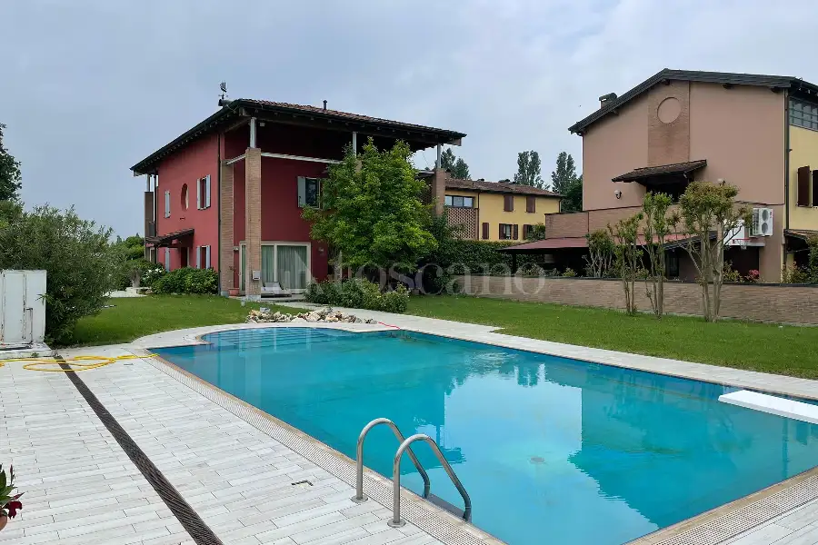Casa Indipendente in vendita di 340 mq a €1.490.000 (rif. 24/2026)