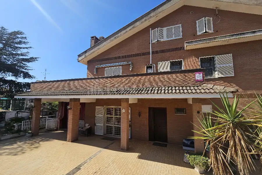 Villa Bifamiliare in vendita di 300 mq a €299.000 (rif. 62/2025)