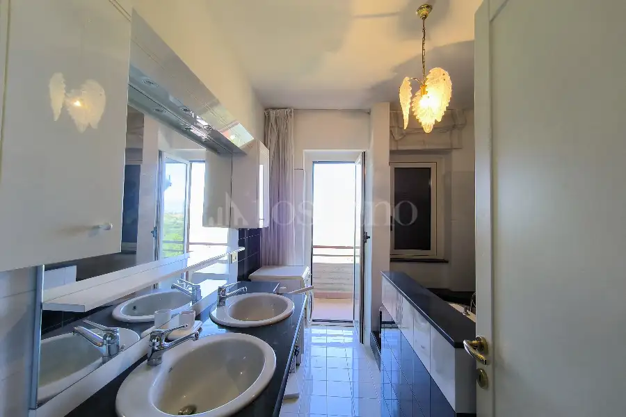 Villa Plurifamiliare in vendita di 800 mq a €350.000 (rif. 39/2025)