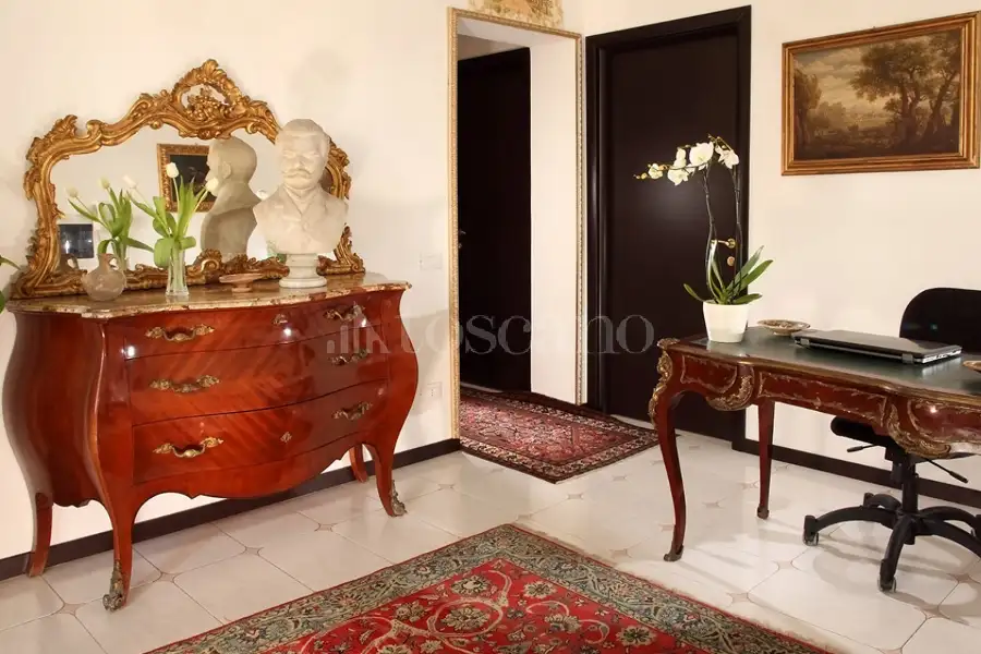 Casa in vendita di 235 mq a €1.899.000 (rif. 33/2026)