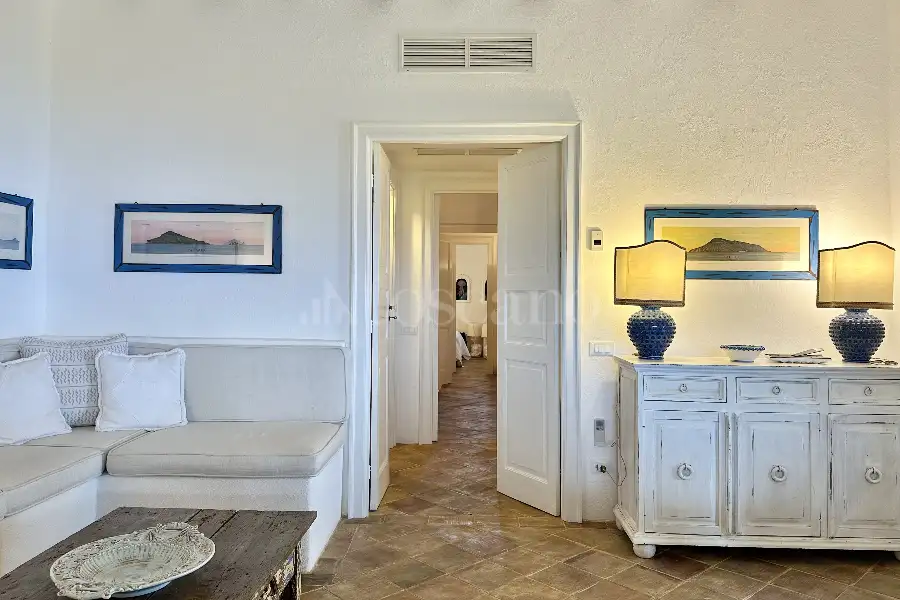 Villa in vendita di 1.000 mq a €1.990.000 (rif. 41/2025)