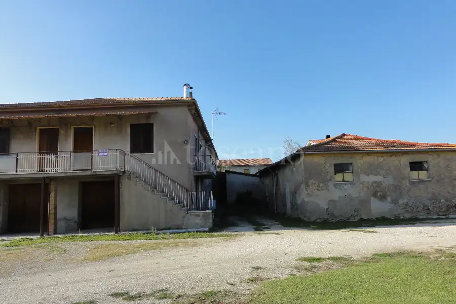 Casale in vendita di 140 mq a €99.000 (rif. 16/2023)