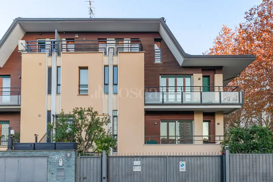 Villa Bifamiliare in vendita di 680 mq a €2.580.000 (rif. 24/2025)