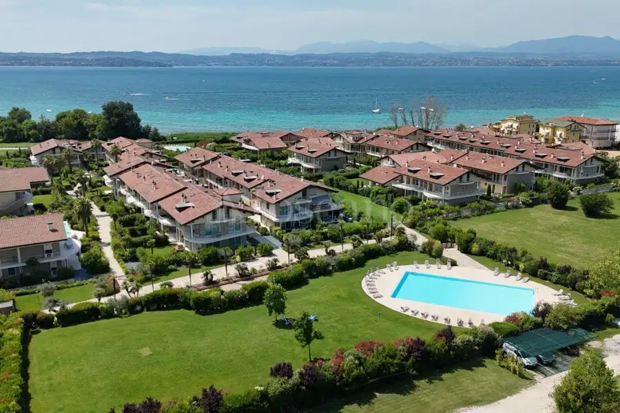 Attico in vendita di 200 mq a €960.000 (rif. 40/2025)