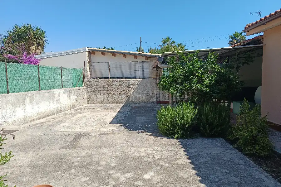 Villa in vendita di 470 mq a €698.000 (rif. 76/2026)