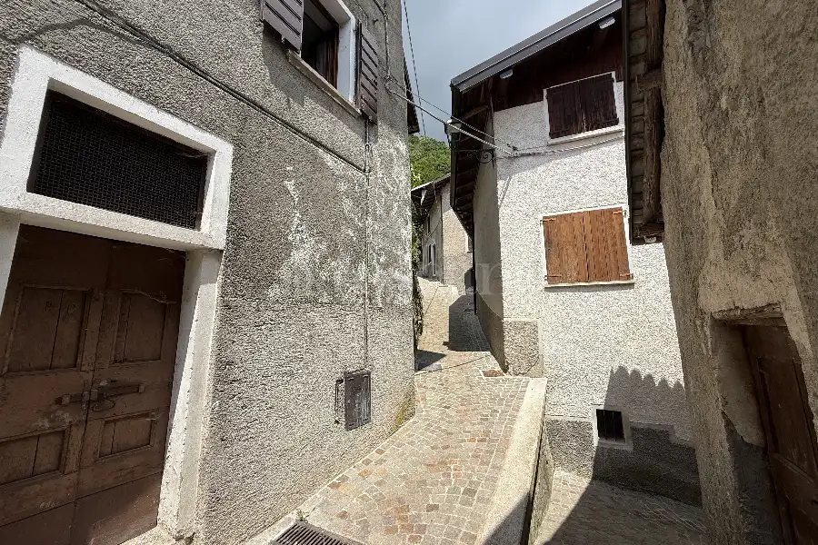 Casa Indipendente in vendita di 160 mq a €49.000 (rif. 19/2025)
