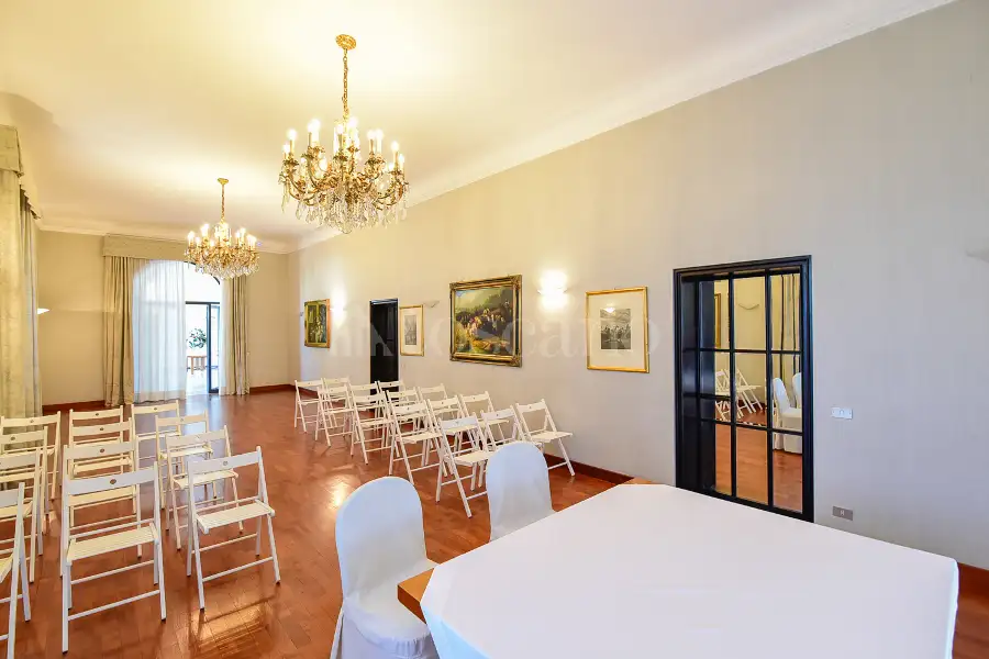 Albergo in vendita di 2.300 mq a €4.500.000 (rif. 39/2026)
