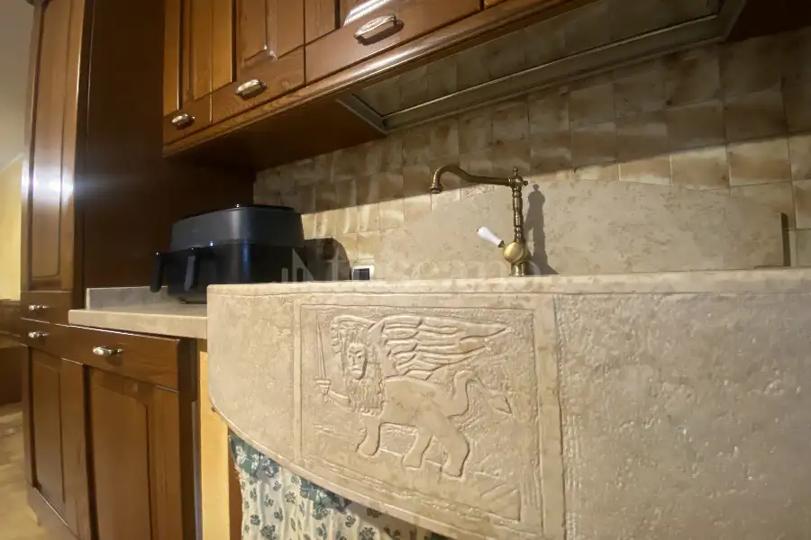 Casa Indipendente in vendita di 210 mq a €264.000 (rif. 9/2026)