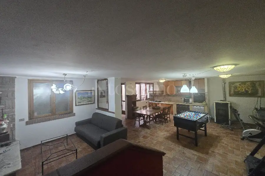 Casa Indipendente in vendita di 410 mq a €615.000 (rif. 40/2025)