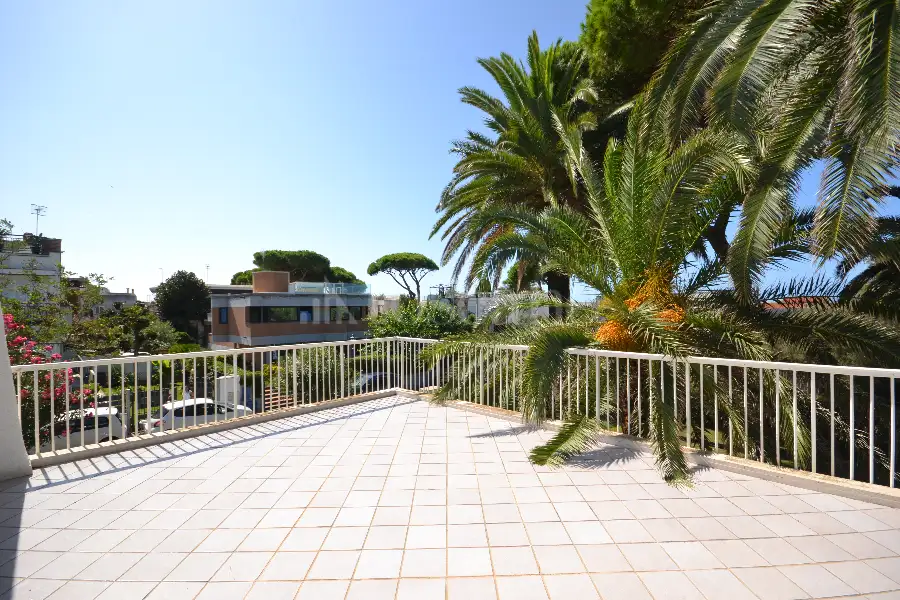 Casa Indipendente in affitto di 180 mq a €2.900 (rif. 43/2025)