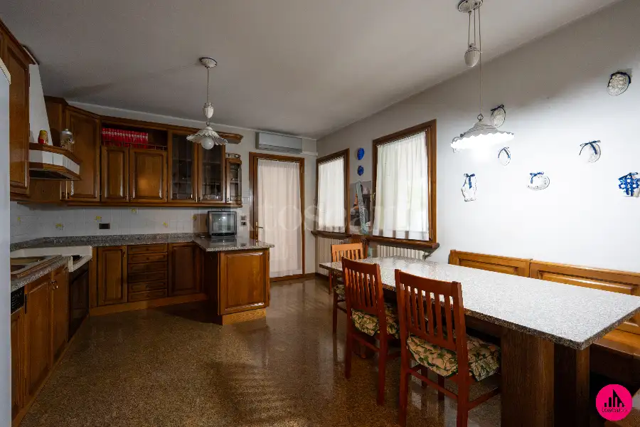 Villino a Schiera in vendita di 228 mq a €395.000 (rif. 177/2026)