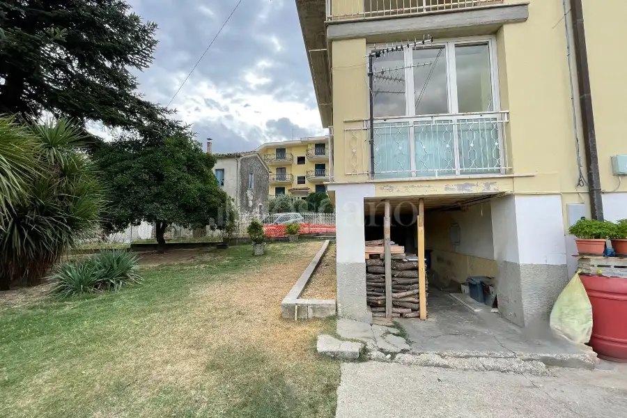 Villa Bifamiliare in vendita di 200 mq a €180.000 (rif. 45/2025)