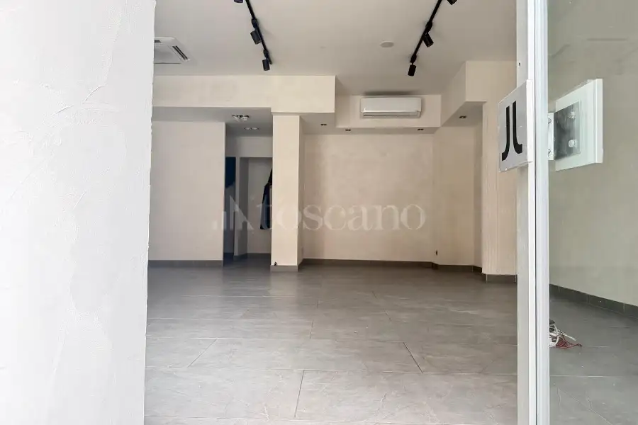 Negozio in affitto di 86 mq a €4.600 (rif. 10/2026)