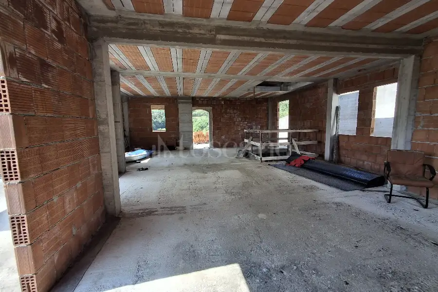 Casale in vendita di 400 mq a €500.000 (rif. 2/2025)