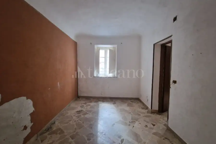 Palazzo in vendita di 330 mq a €420.000 (rif. 51/2025)