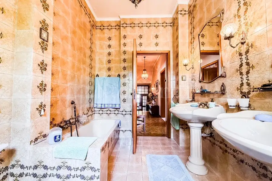 Villa Bifamiliare in vendita di 273 mq a €420.000 (rif. 37/2026)