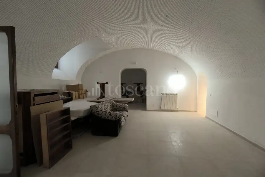 Negozio in vendita di 180 mq a €240.000 (rif. 49/2025)