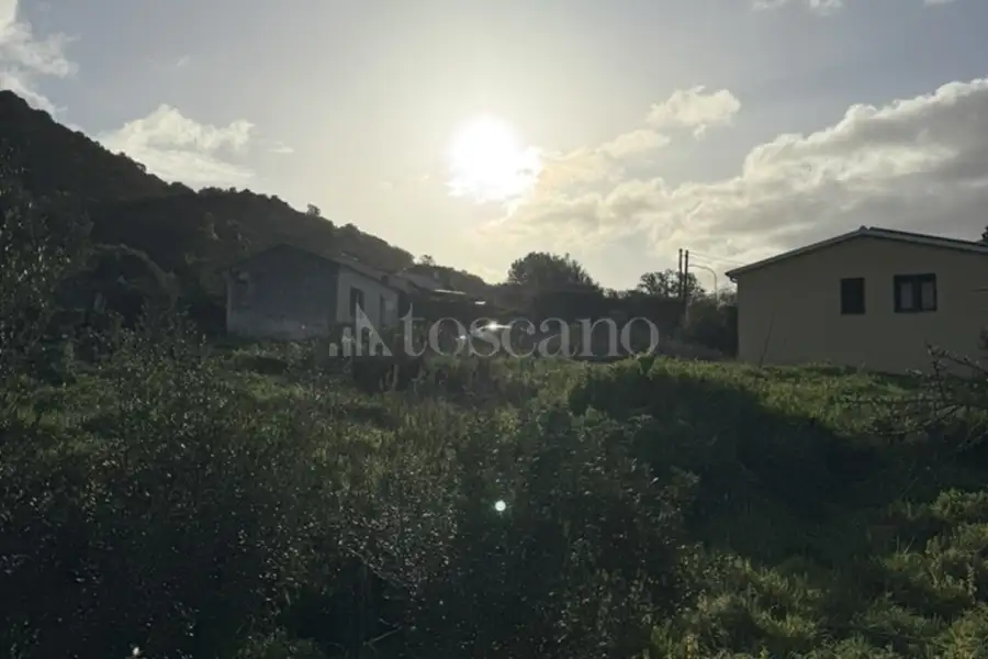 Edificabile Residenziali in vendita di 939 mq a €97.000 (rif. 5/2026)