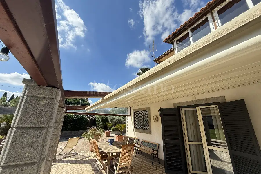 Villa Bifamiliare in vendita di 200 mq a €499.000 (rif. 10/2025)
