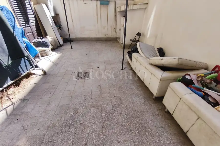 Palazzo in vendita di 1.500 mq a €2.200.000 (rif. 65/2026)