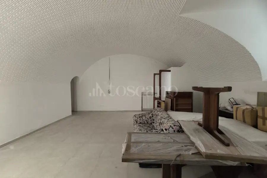 Negozio in vendita di 180 mq a €240.000 (rif. 49/2025)