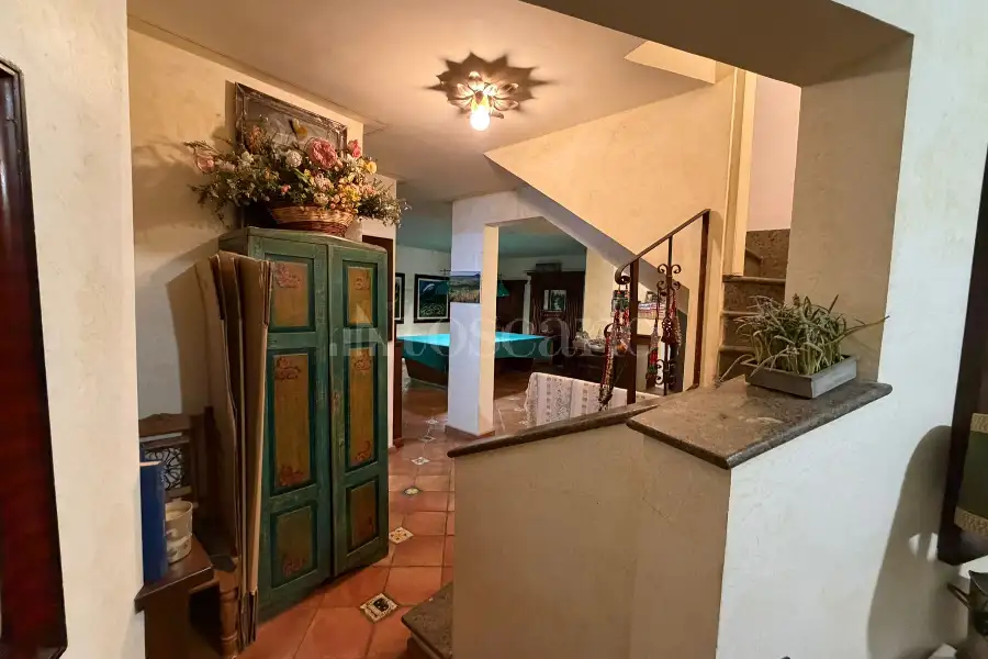 Villa Plurifamiliare in vendita di 430 mq a €395.000 (rif. 19/2026)
