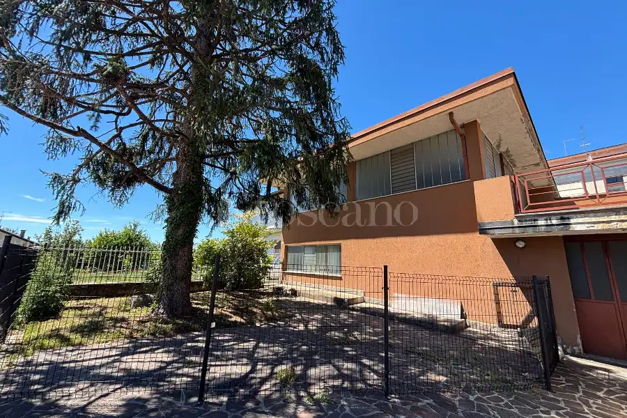Magazzino in vendita di 250 mq a €153.000 (rif. 36/2026)