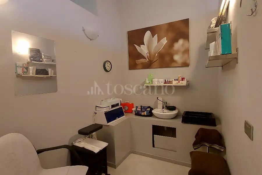 Negozio in affitto di 150 mq a €2.100 (rif. 7/2026)