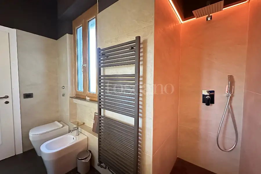 Attico in vendita di 95 mq a €699.500 (rif. 11/2025)