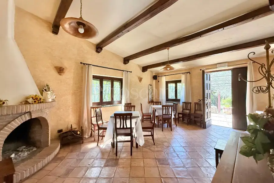 Casa Indipendente in vendita di 300 mq a €459.000 (rif. 27/2026)