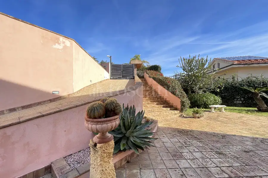 Villa in vendita di 500 mq a €1.500.000 (rif. 45/2025)