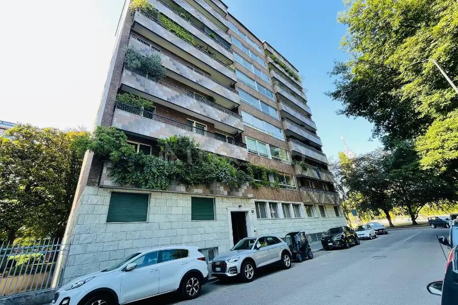 Ufficio in vendita di 90 mq a €400.000 (rif. 24/2026)