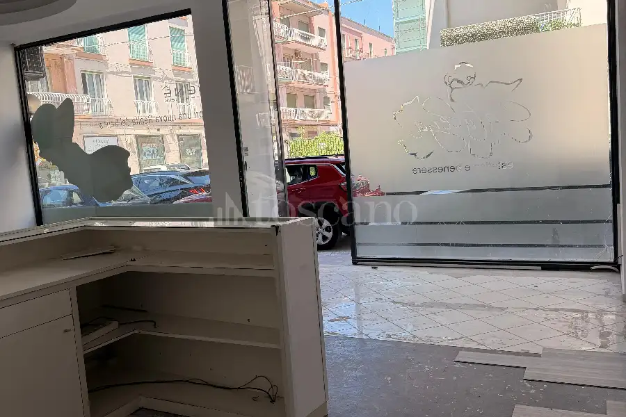 Negozio in affitto di 76 mq a €1.200 (rif. 71/2026)