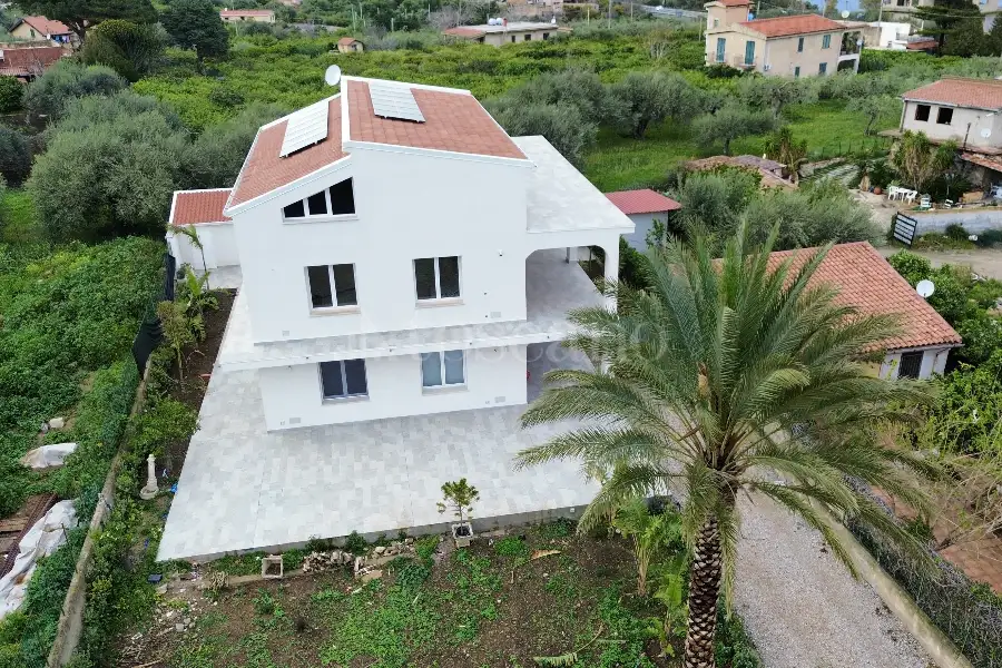 Villa in vendita di 346 mq a €365.000 (rif. 50/2024)