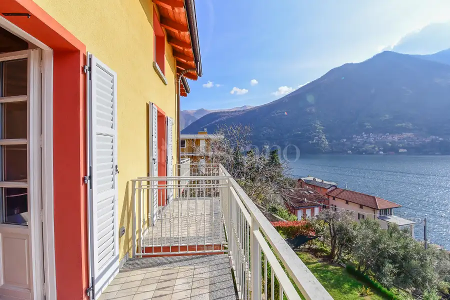 Villa Plurifamiliare in vendita di 400 mq a €3.150.000 (rif. 11/2025)