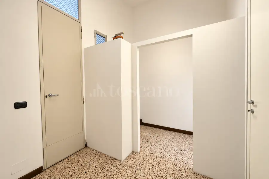 Negozio in affitto di 30 mq a €850 (rif. 17/2026)