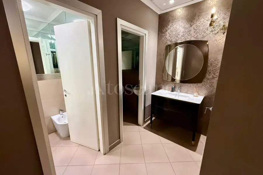 Negozio in affitto di 247 mq a €16.000 (rif. 15/2025)