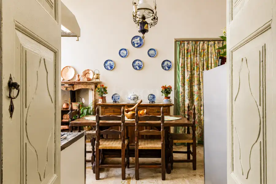 Casale in vendita di 1.000 mq a €1.150.000 (rif. 5/2026)