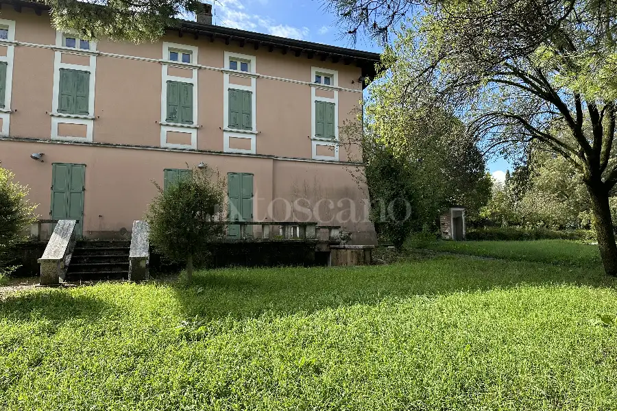 Villa in vendita di 870 mq a €729.000 (rif. 28/2024)