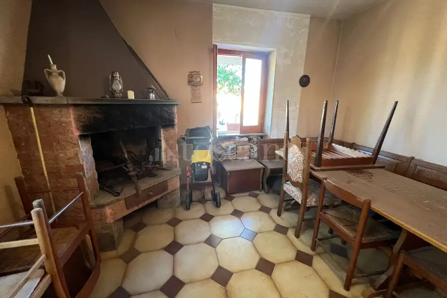 Villa in vendita di 300 mq a €309.000 (rif. 42/2025)