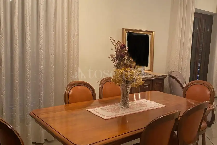 Villa Plurifamiliare in vendita di 850 mq a €899.000 (rif. 5/2026)